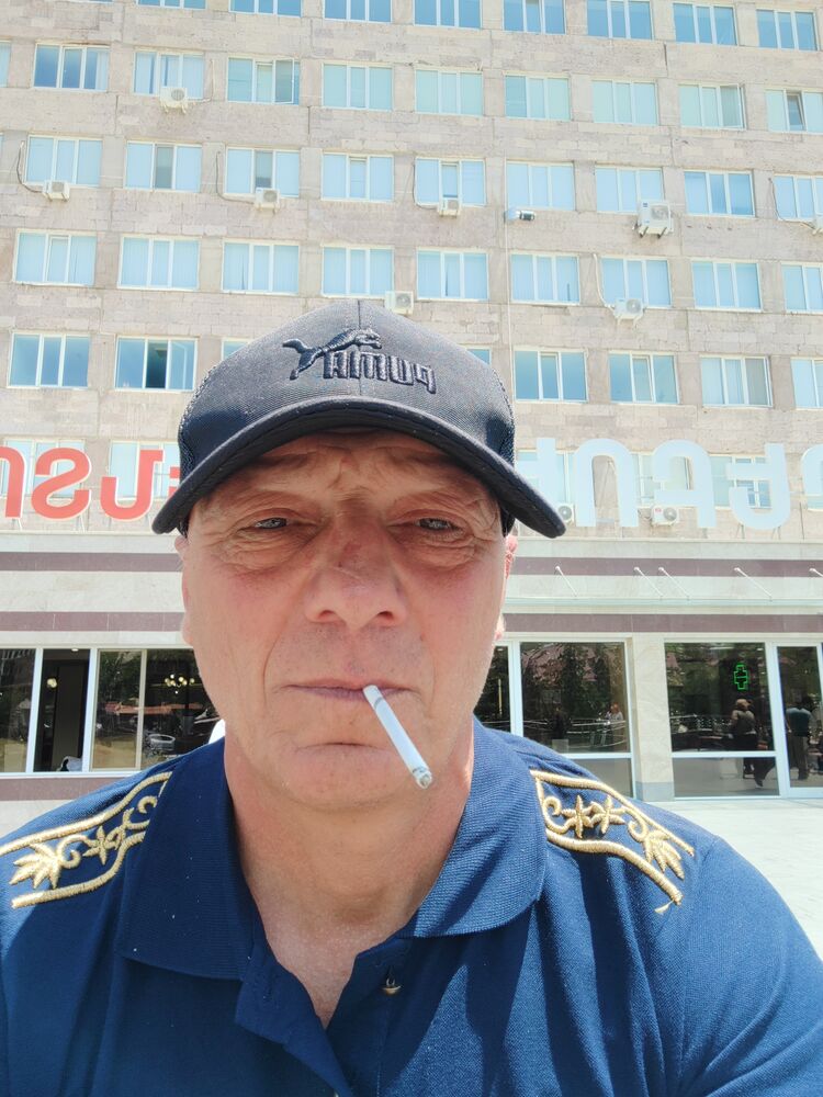  ,   Armen, 54 ,   ,   