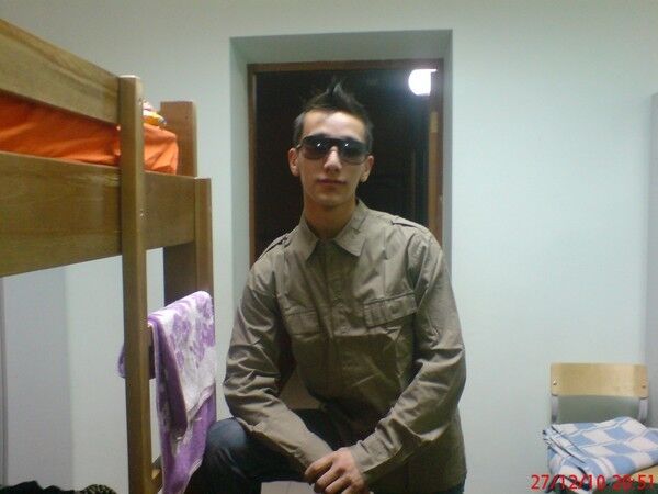  4256029  Demmi, 33 ,    