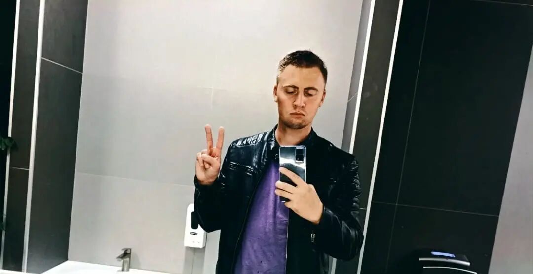  30440219  Niko, 27 ,    