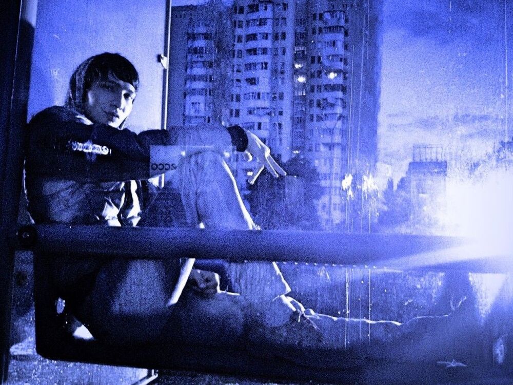  27060679  , 33 ,    -