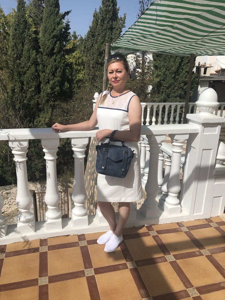  Almeria,   Tania, 49 ,   c , 