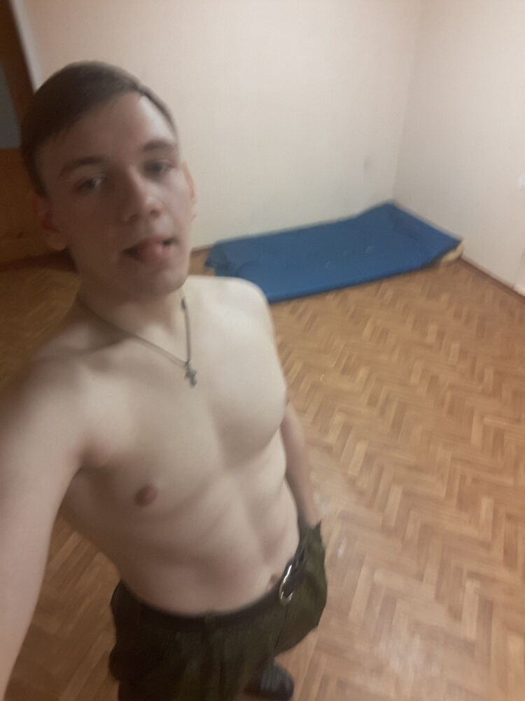  ,   Alex, 24 ,   