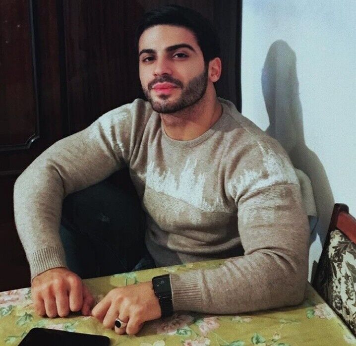  22812179  Rauf  Hesen, 40 ,    