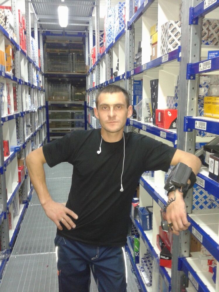  5845539  Markus, 41 ,    