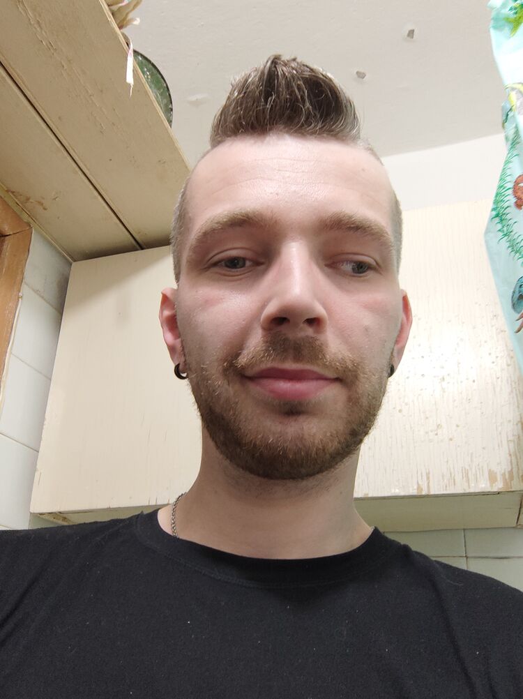  48220029  , 32 ,    