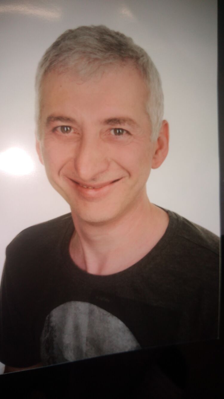  ,   Leon, 48 ,   ,   