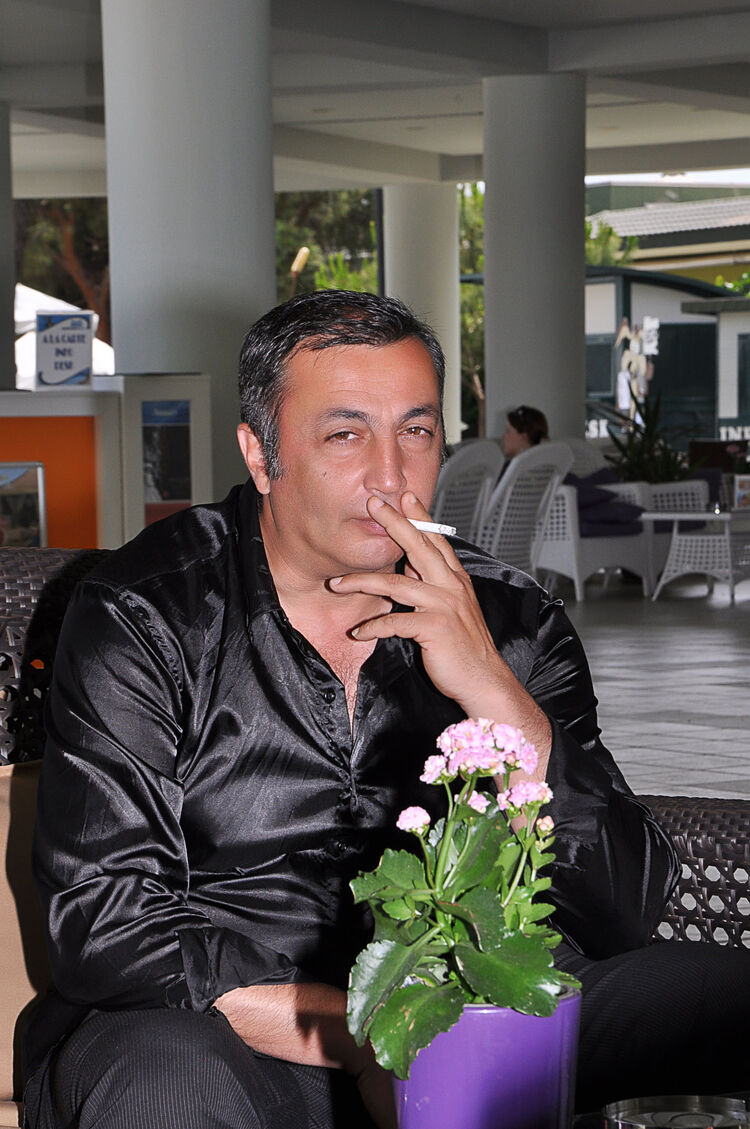  25266209  Alex, 63 ,    