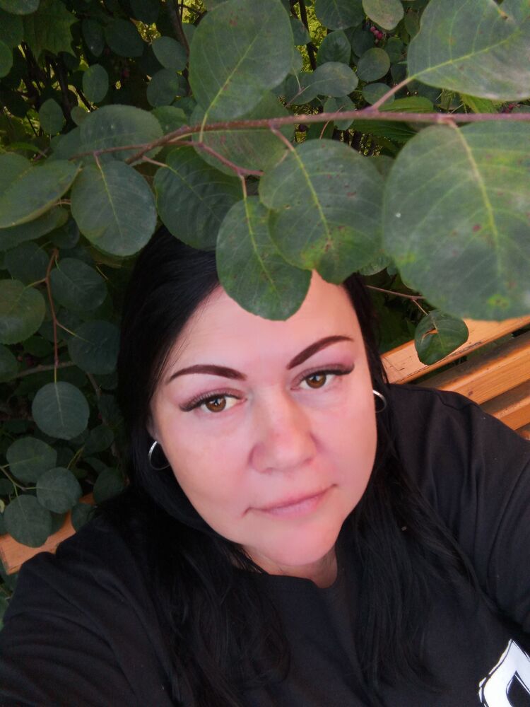  52461429  Elena, 51 ,    