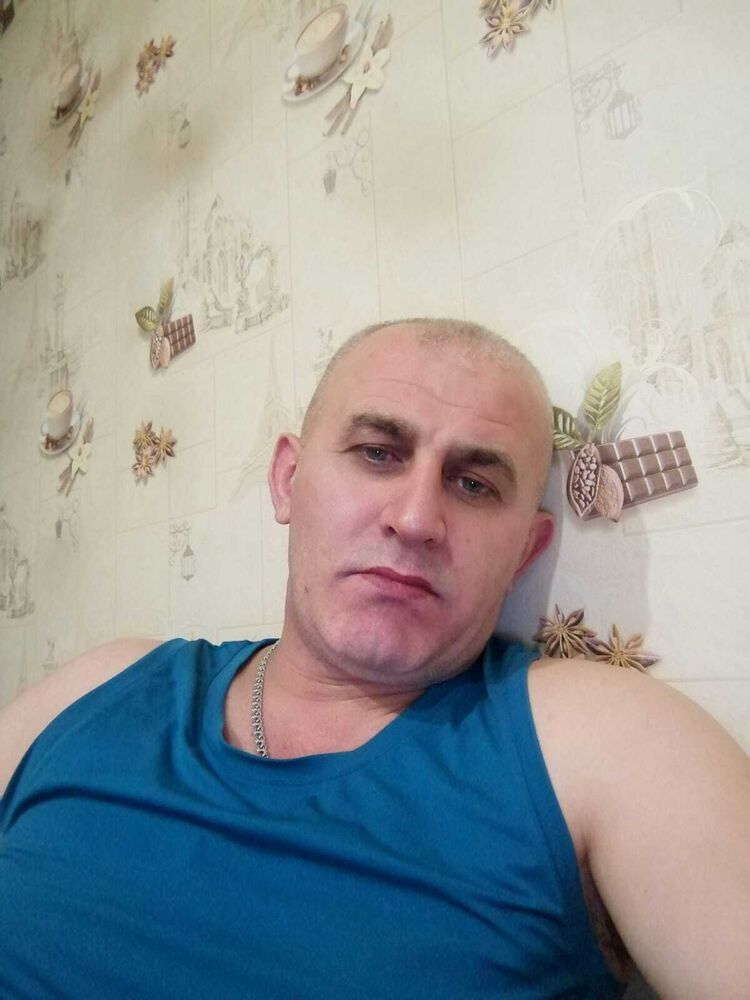  54232049  Kamp Nou, 46 ,    