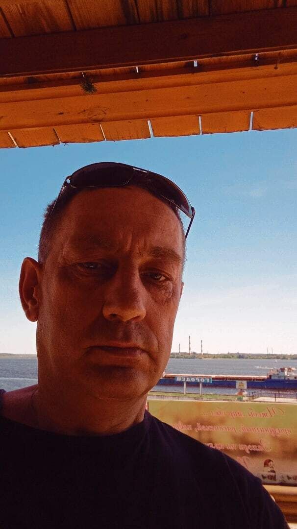  52451079  Nik, 48 ,     