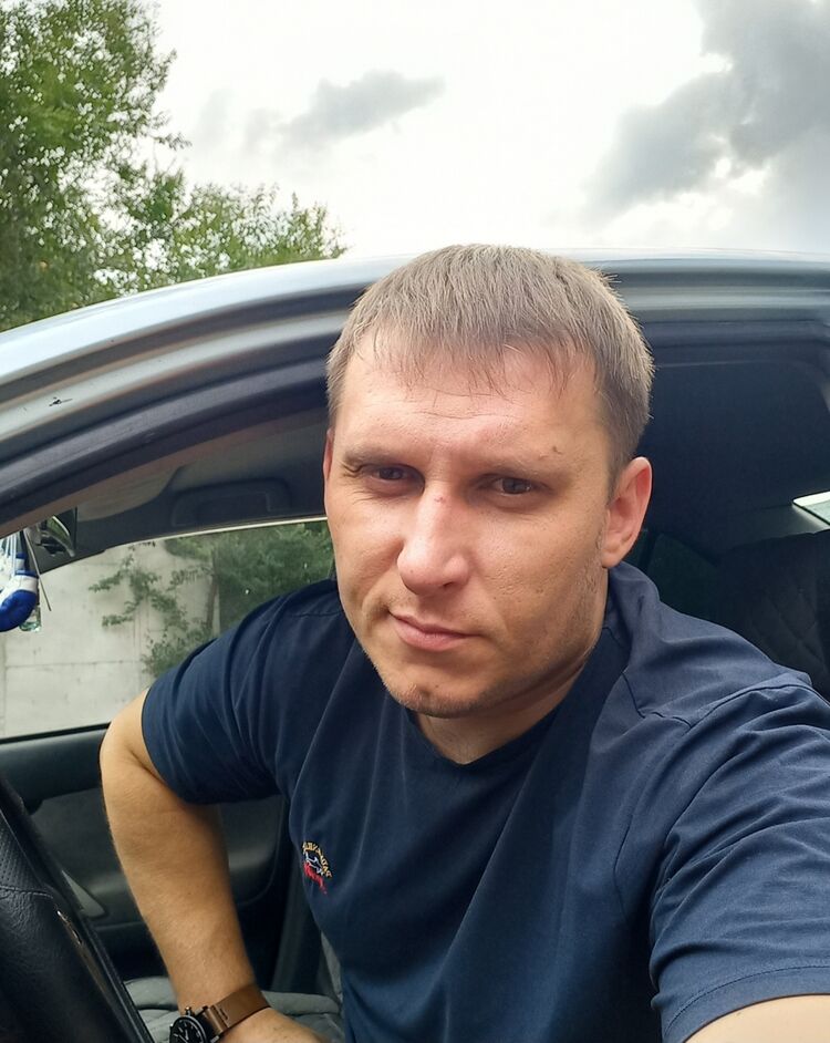  36442769  Vladislav, 35 ,    