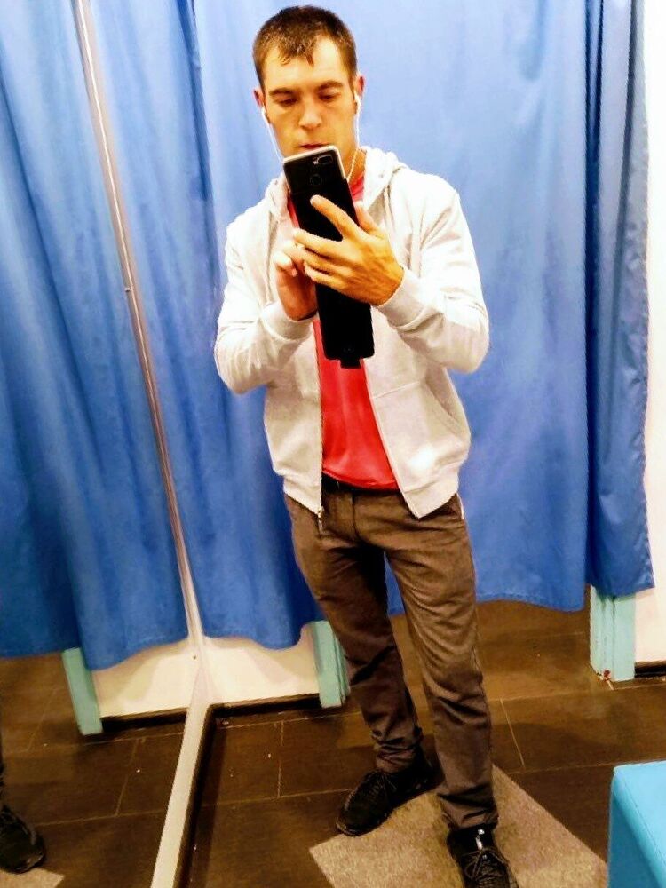  54665219  Viktor, 35 ,    