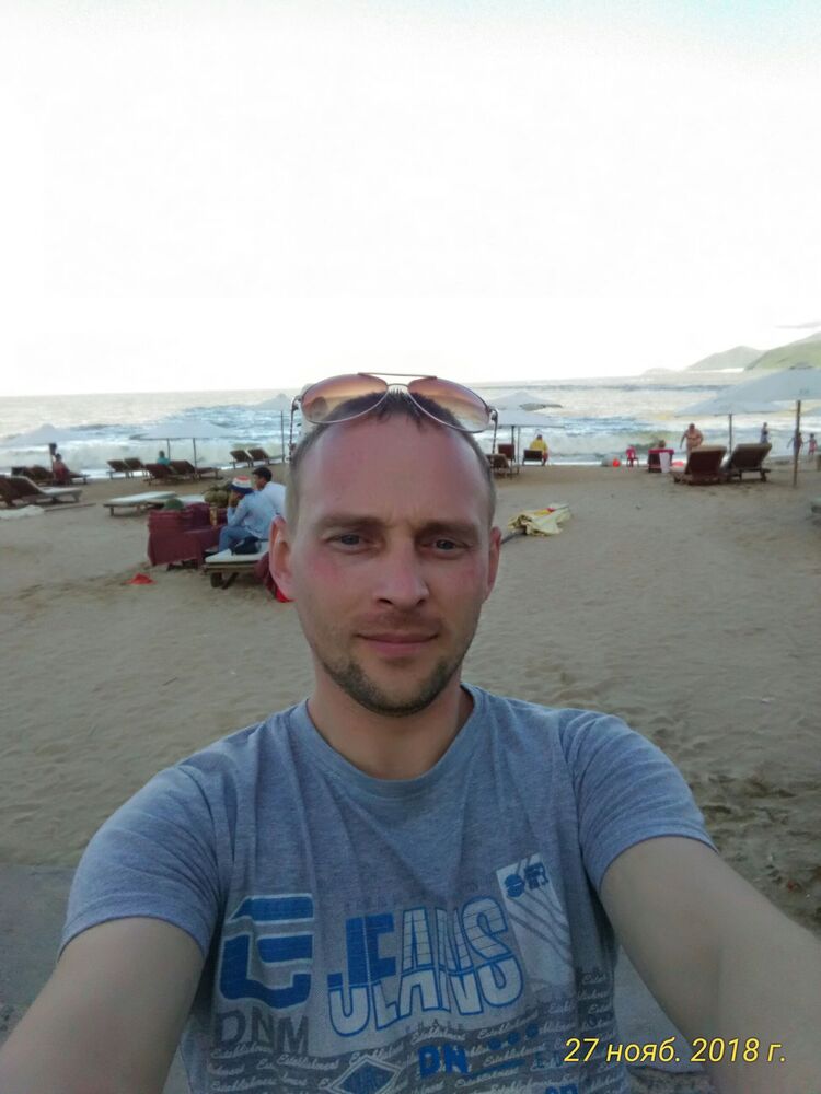  32088039  Andrey, 41 ,    