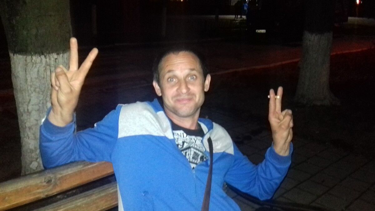  ,   Maks, 37 ,   ,   , c 