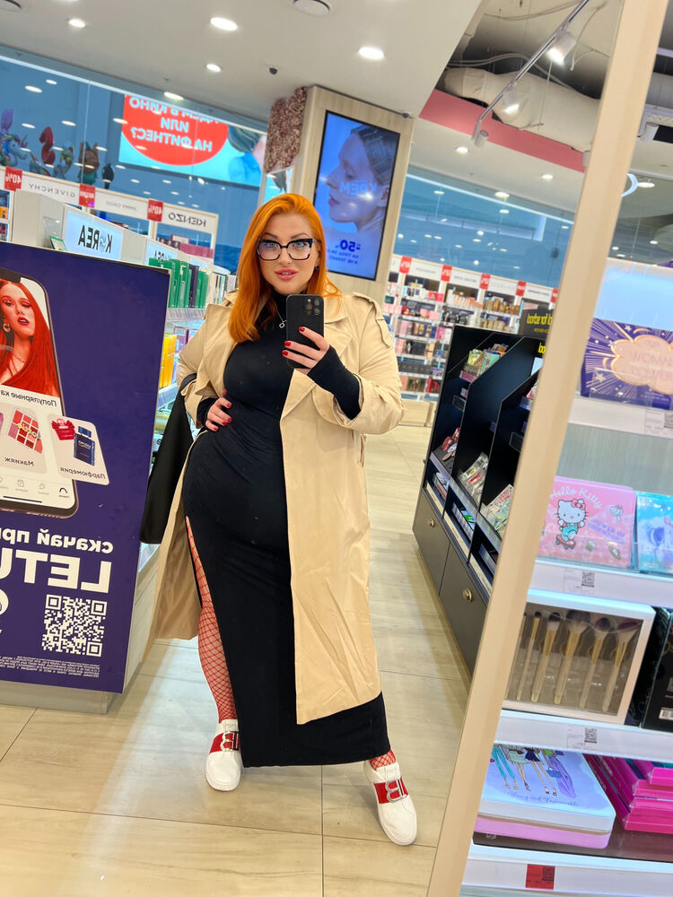 ,   Tatiana, 43 ,  