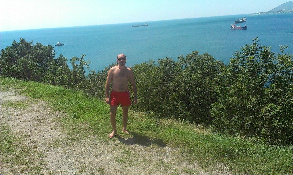  ,   Drey, 43 ,   