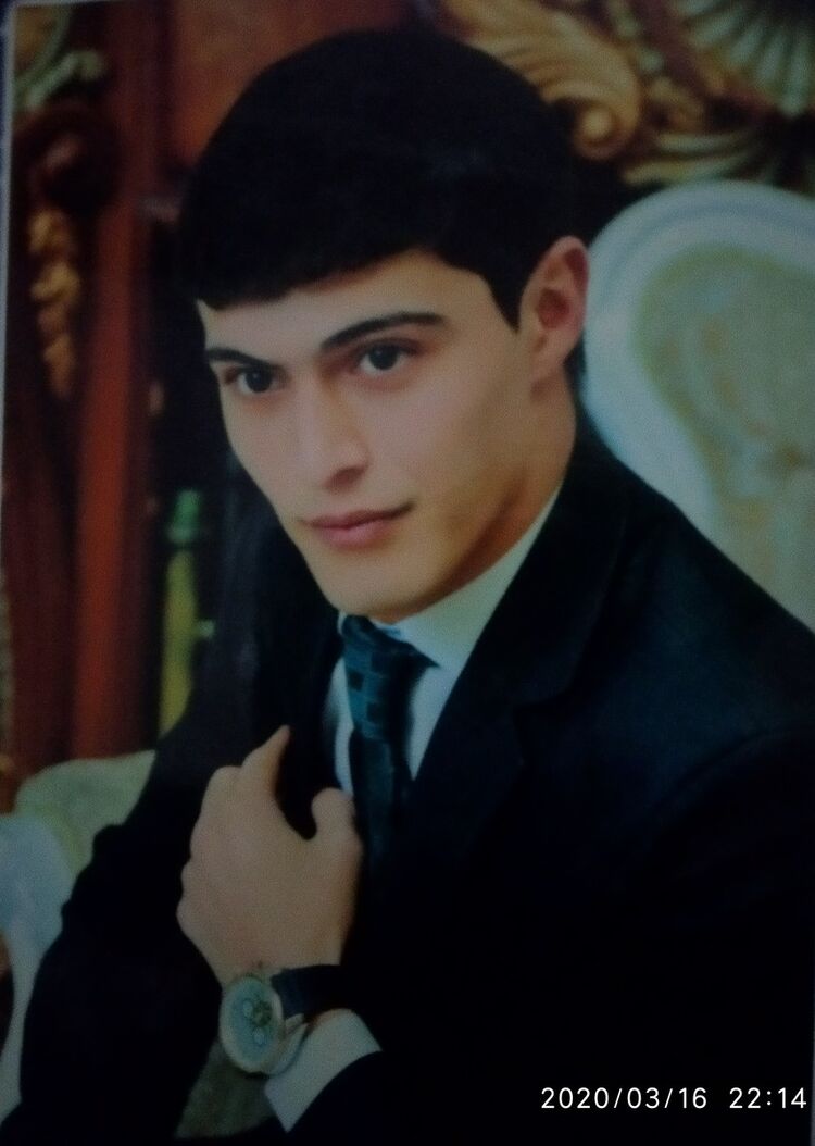  19449059  Eziz, 33 ,    