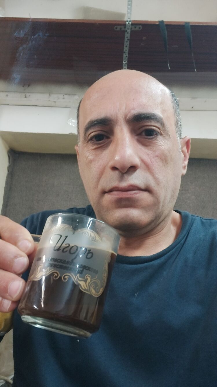  --,   Arman, 46 ,     , c 