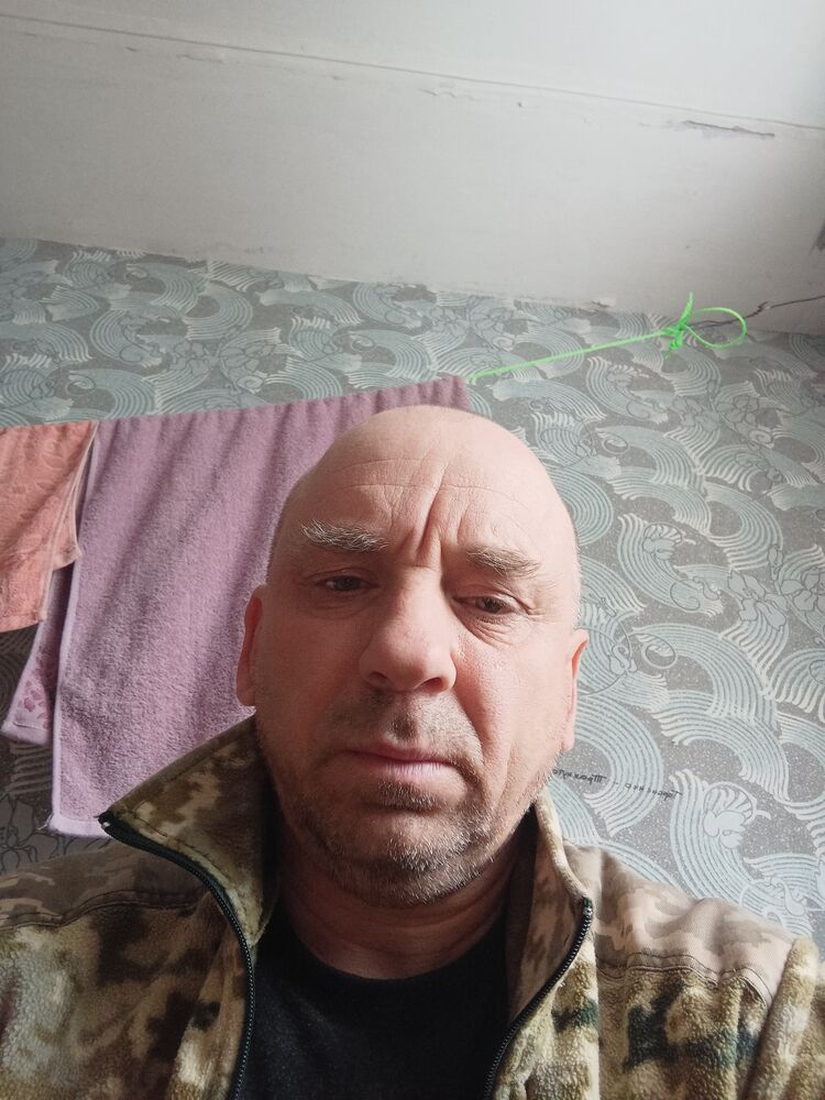  33490379  , 52 ,    