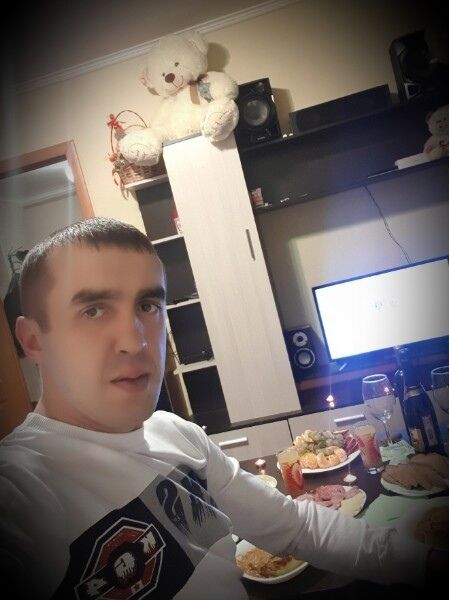  34631779  ILYA, 40 ,    -