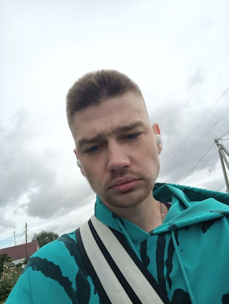  54020799  Vladislav, 27 ,    