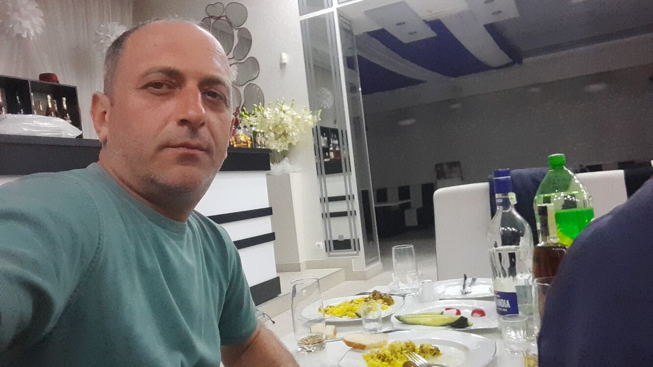  44821939  Farid, 42 ,    