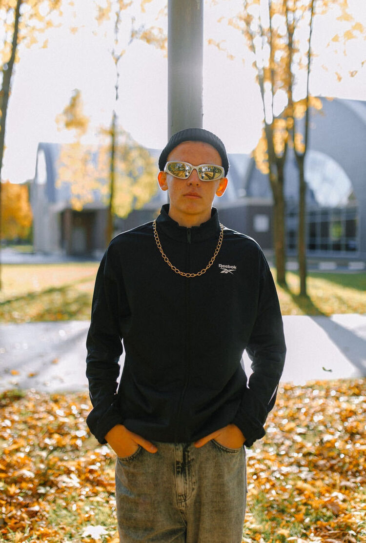  40166099  Alexey, 19 ,    
