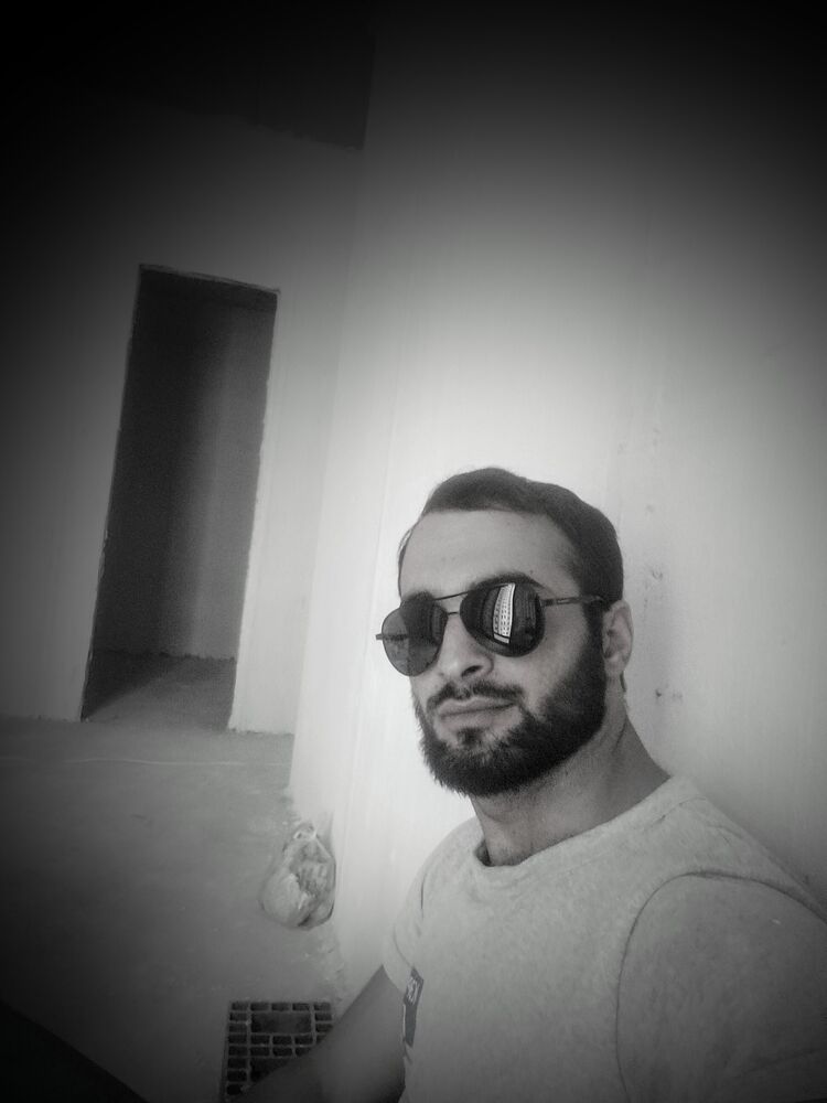  43358329  Cavid, 27 ,    