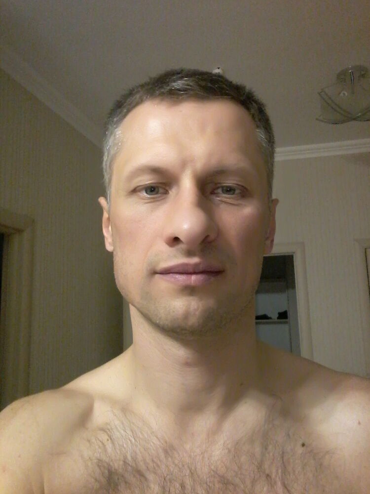  22820379  Vitalii, 46 ,    