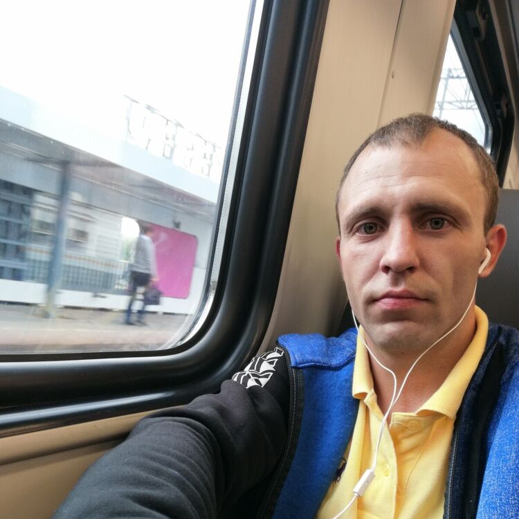  21071869  Mixail, 36 ,    
