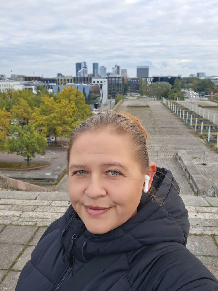  53985529  Viktoriia, 34 ,    