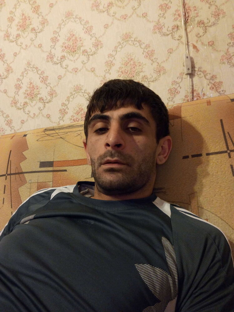  15888319  Davit, 36 ,    