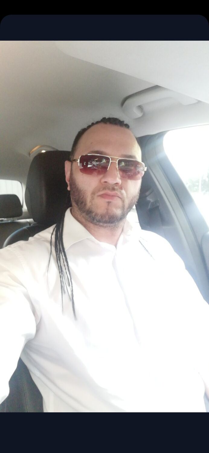  46110379  Timur, 44 ,    