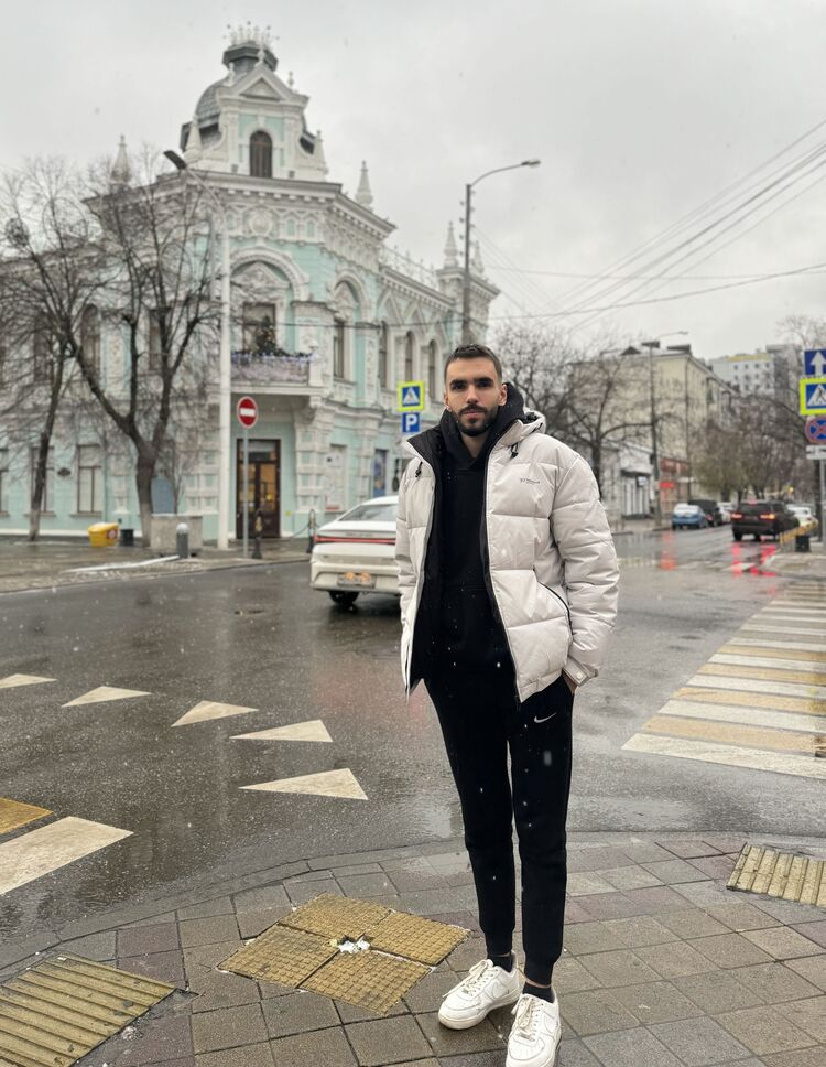  54476539  Daniel, 22 ,    