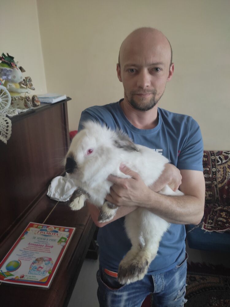  ,   Artur, 27 ,   ,   , c 