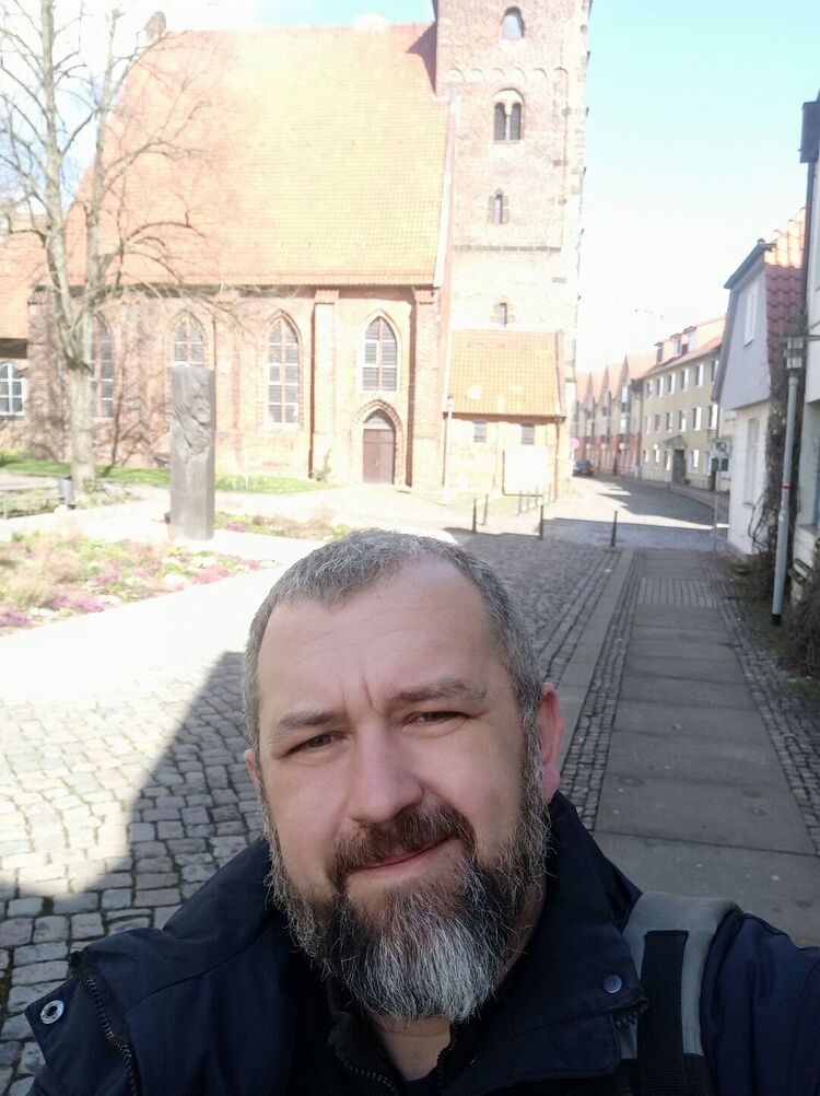  ,   Alex, 41 ,   ,   