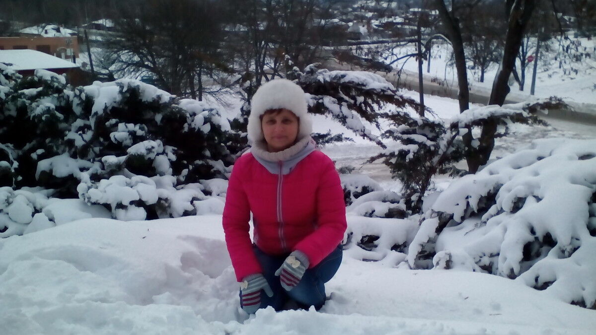  ,   Svetlana, 60 ,  