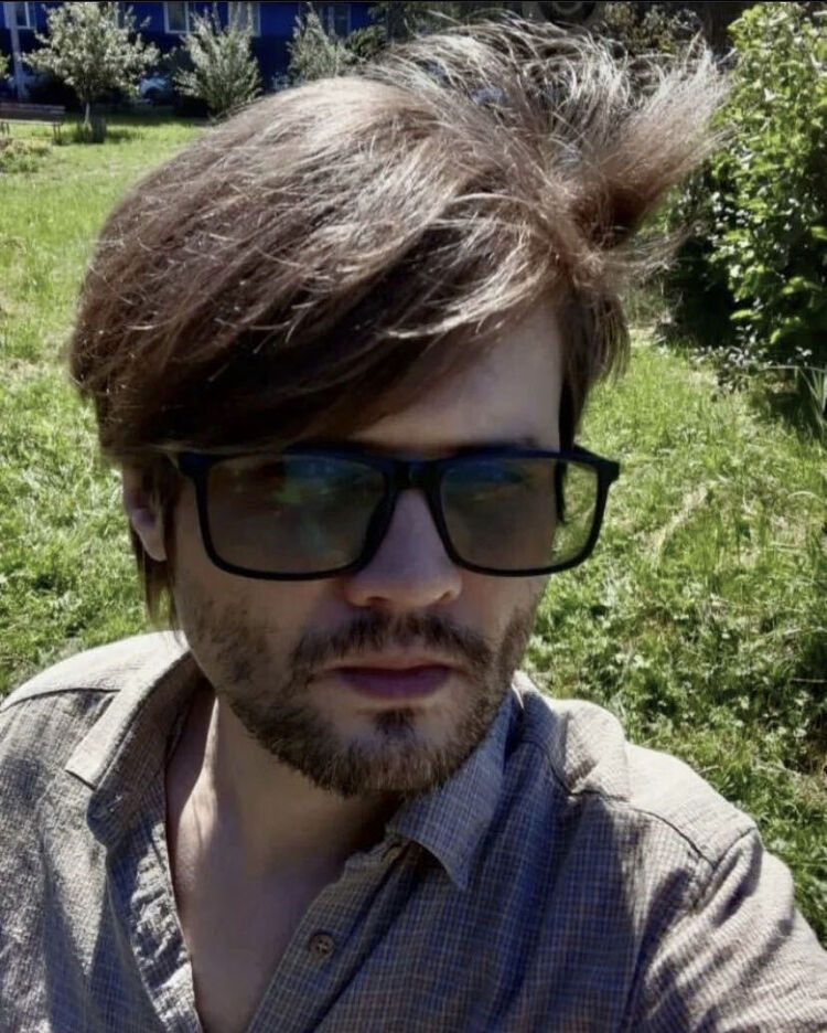  27672939  Whoareyou, 37 ,    