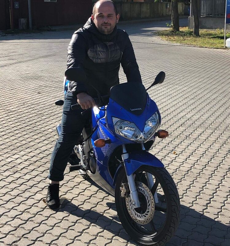  18513219  Aleko, 36 ,    