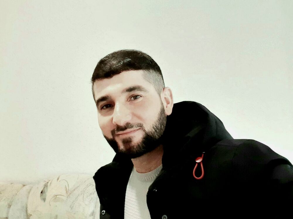  37163979  Black Star, 40 ,    