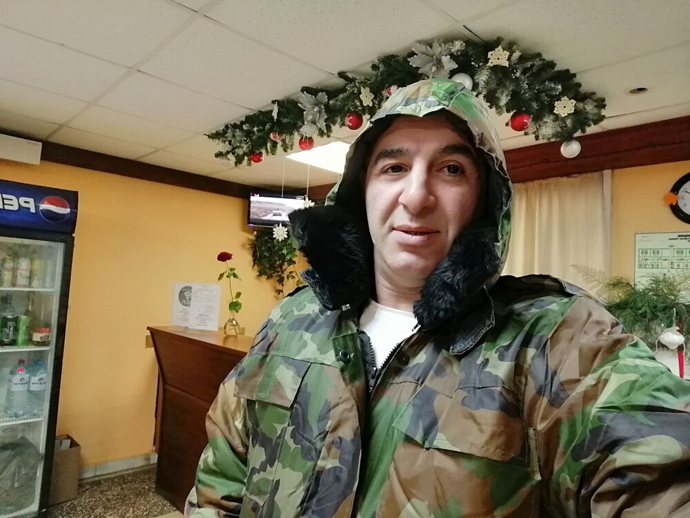  31355519  Rauf, 43 ,    