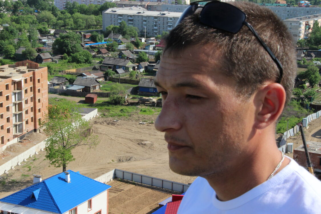  47568129  Denis, 44 ,    
