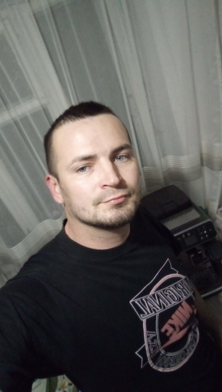  51575949  Viktor, 34 ,    Praha