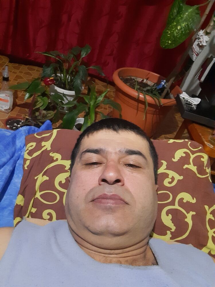  48525359  Anvar, 47 ,    