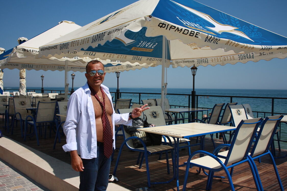  7932199  Vitalik, 54 ,    