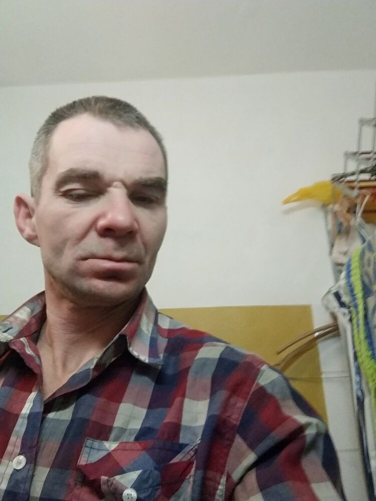  ,   Robert, 48 ,   