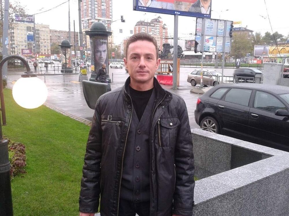  10192519  Mihail, 45 ,    
