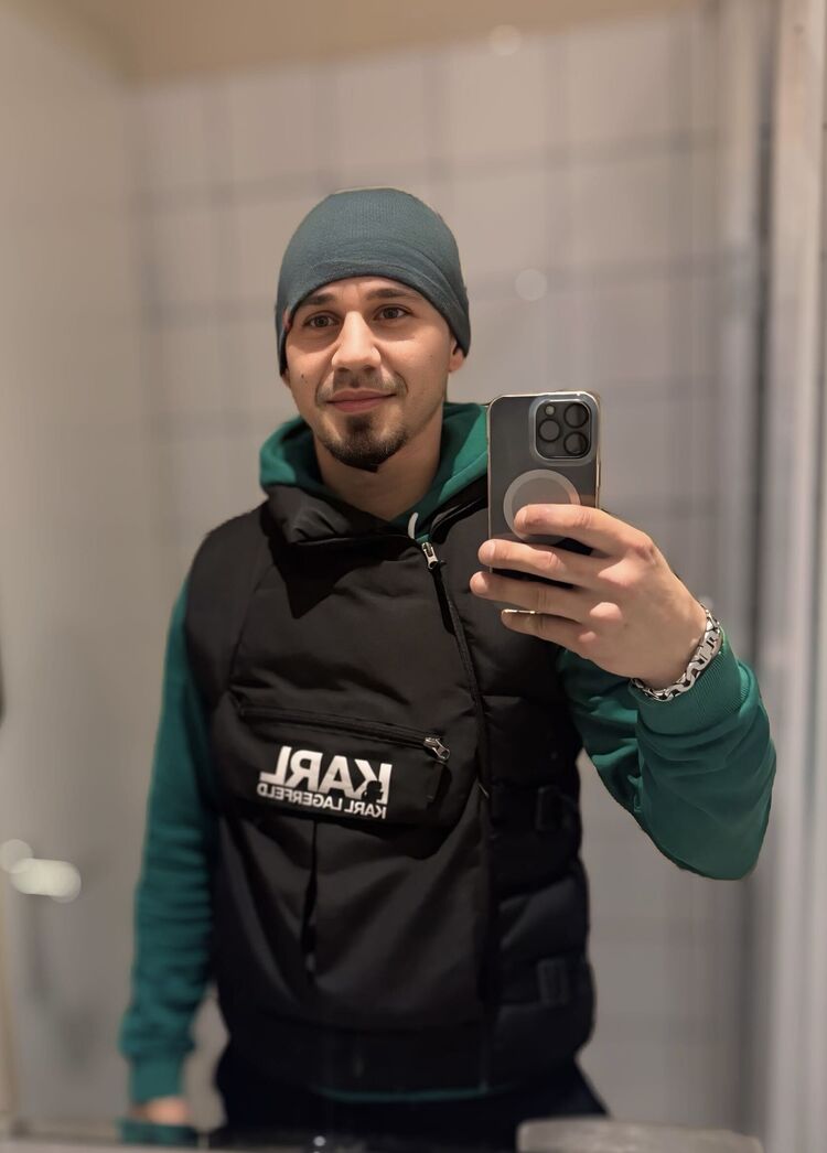  54277579  Damian, 36 ,    Kassel