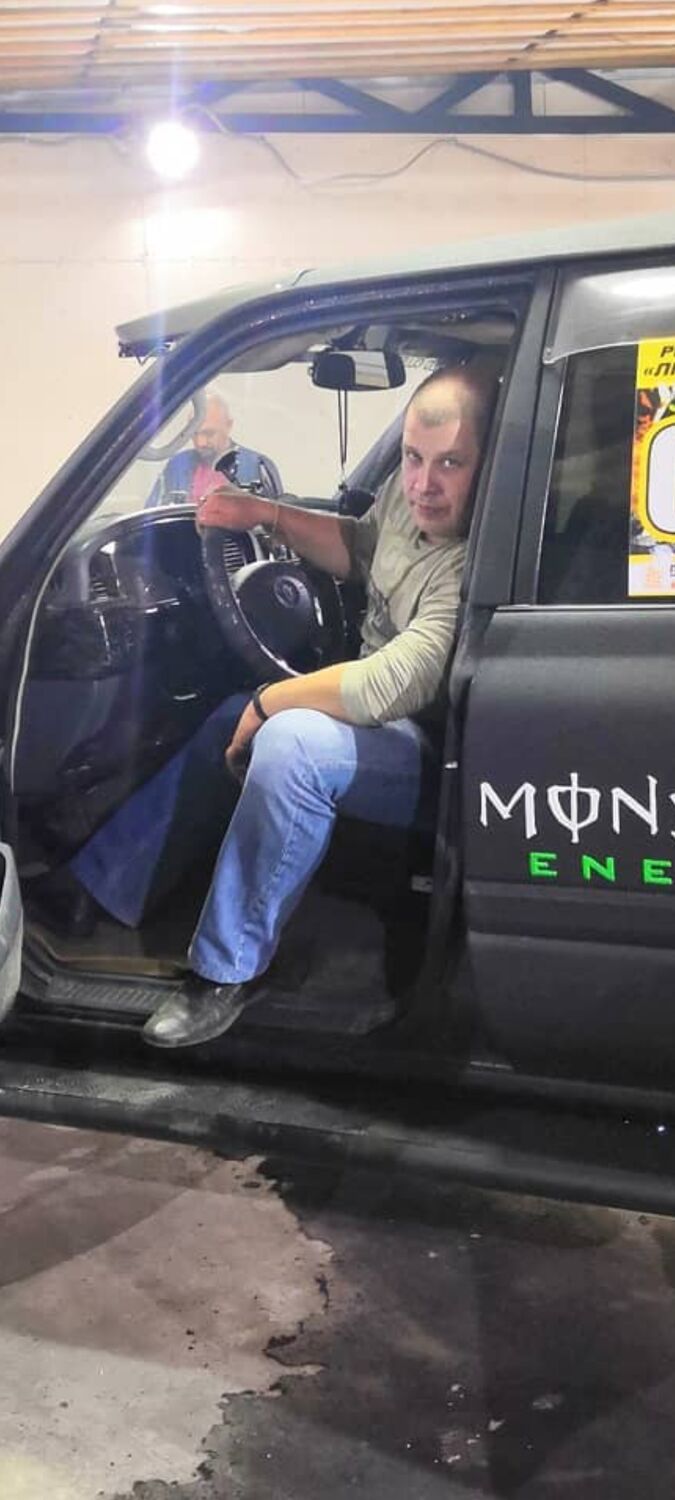  31511069  Artem, 38 ,    