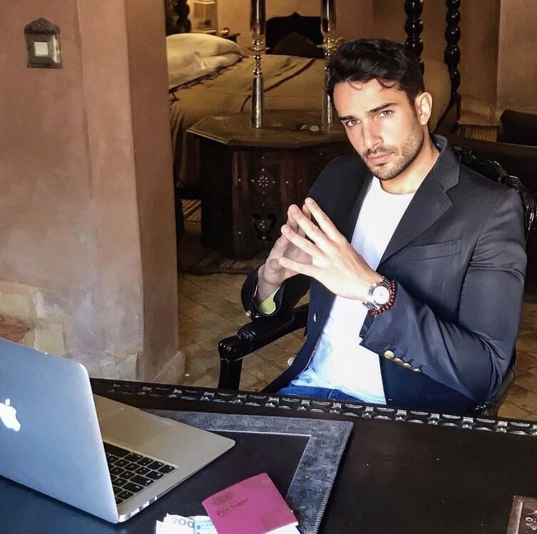  53976029  Peter, 37 ,    